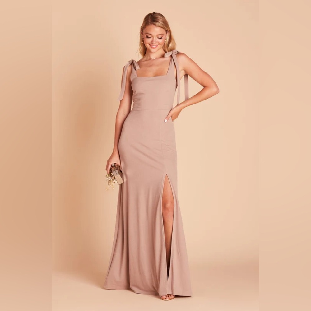 Alex Convertible Dress

Crepe Taupe